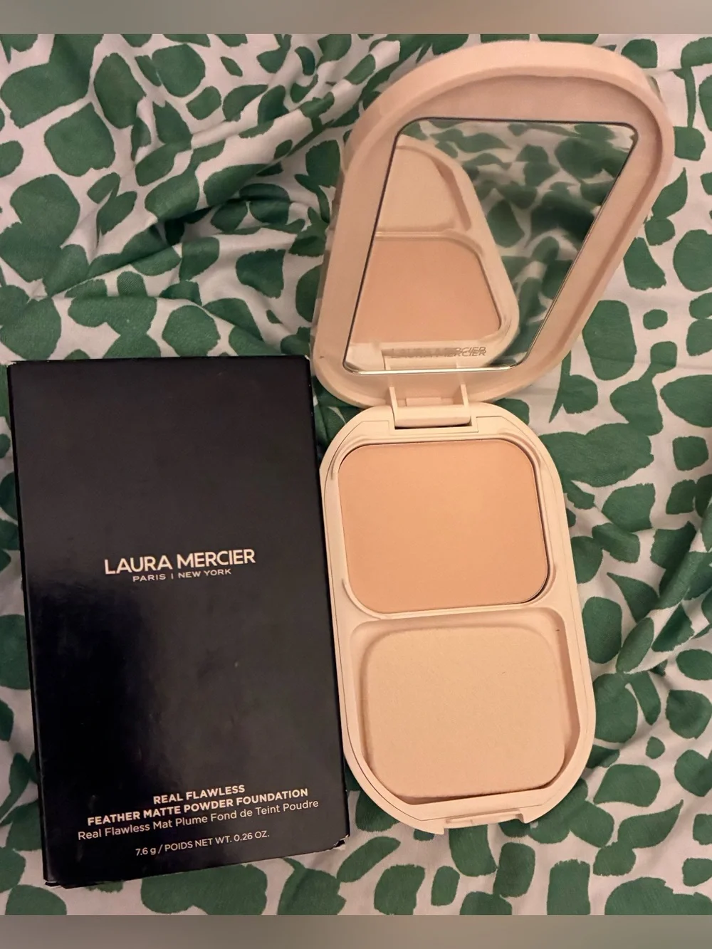 Laura Mercier Real Flawless Feather Matte Powder Foundation 1C Meringue 7.6g